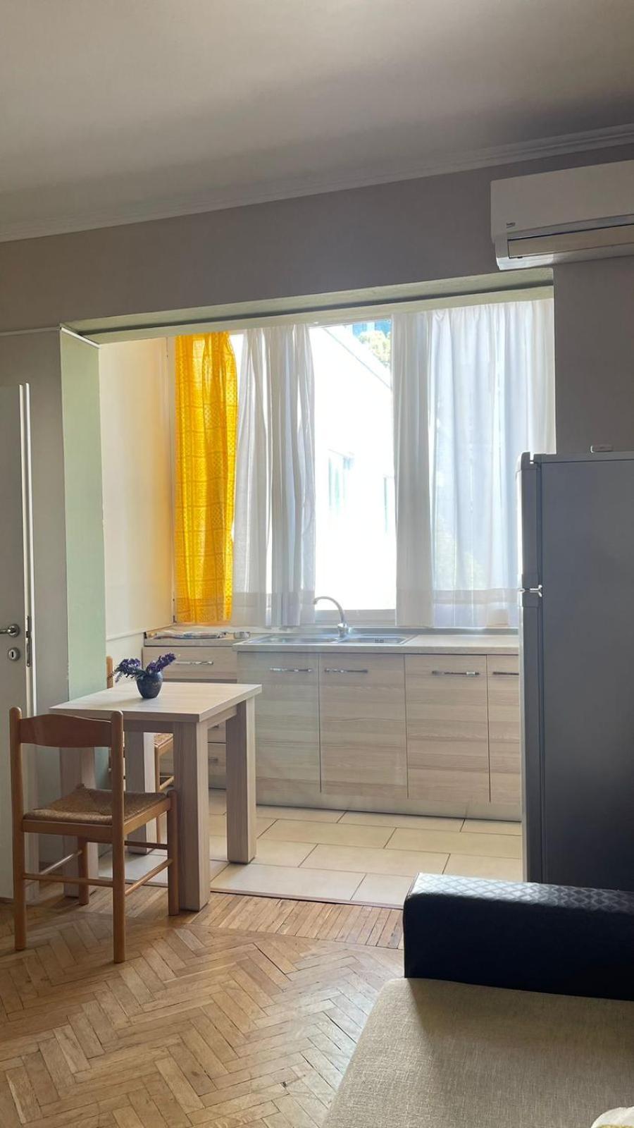 Vintage Apartment In Center Tiranë Luaran gambar