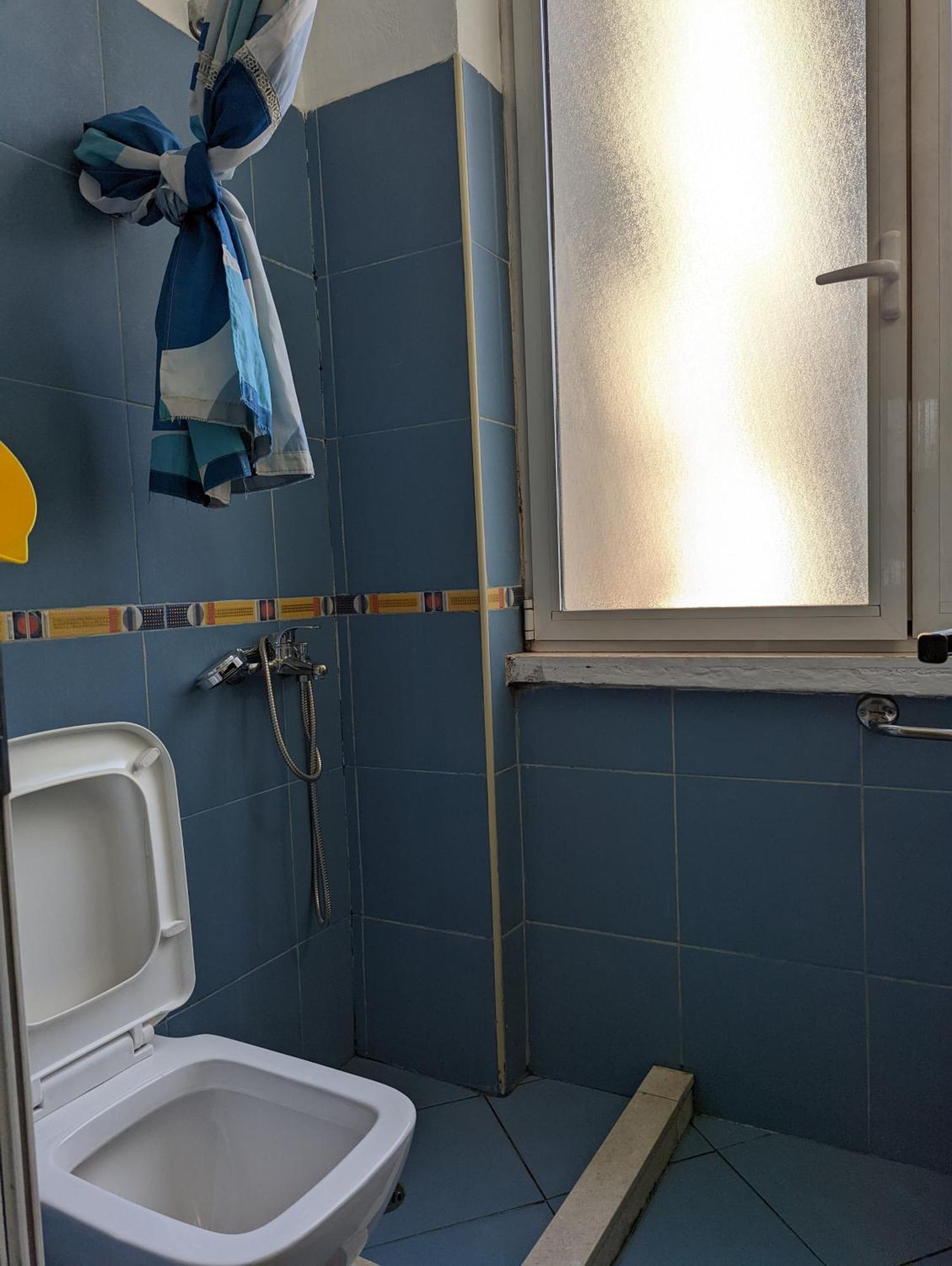 Vintage Apartment In Center Tiranë Luaran gambar