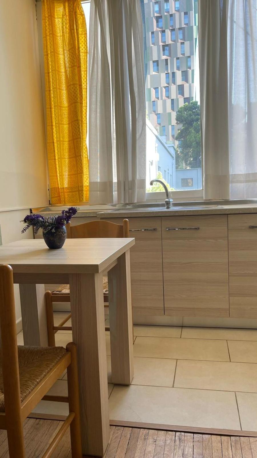 Vintage Apartment In Center Tiranë Luaran gambar